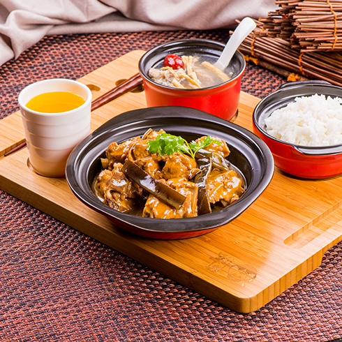 阿宏砂鍋飯快餐-海帶悶龍骨